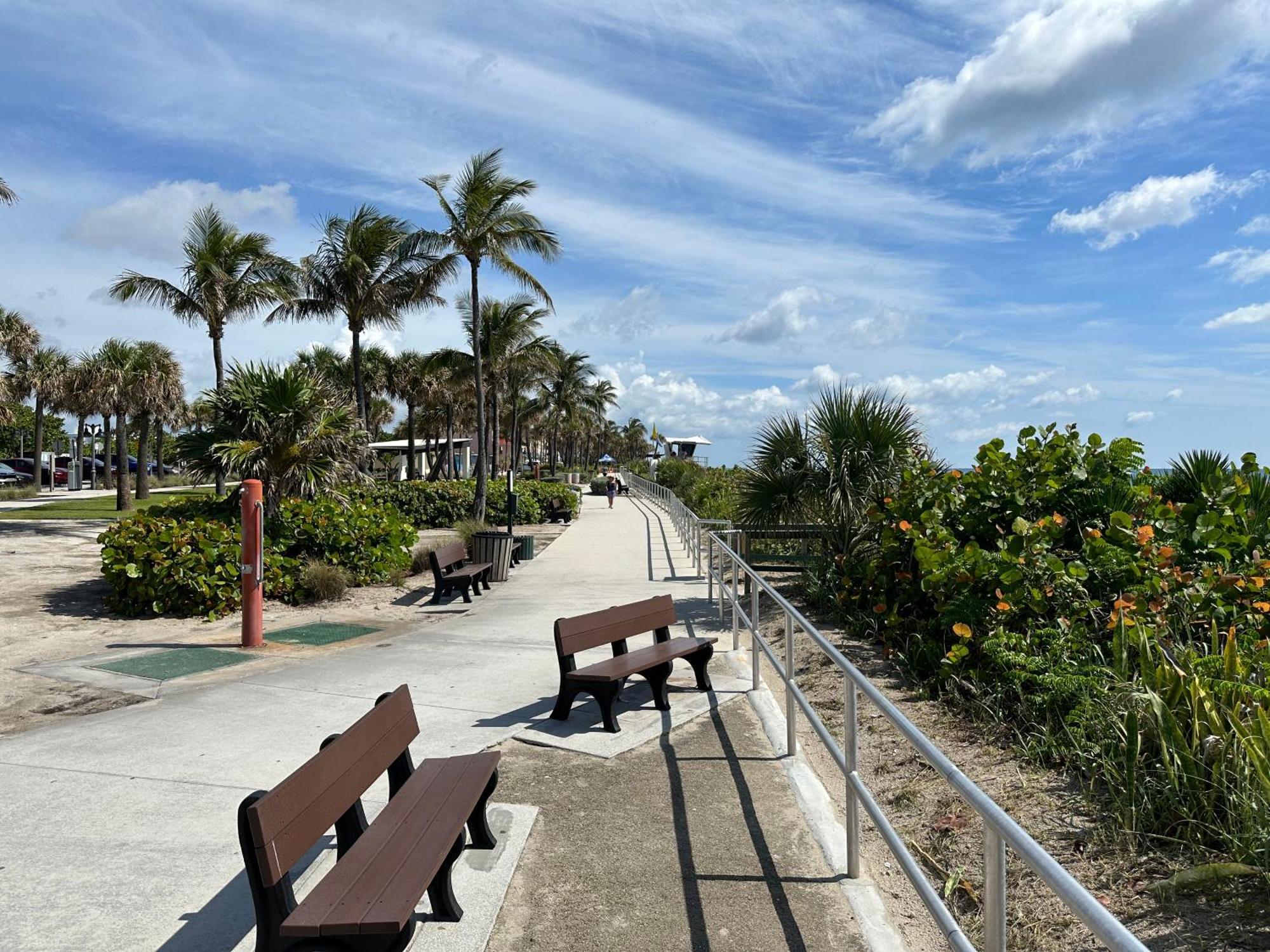 Palm Beach Retreat: Beachside Comfort with Outdoor Oasis Lake Worth Beach Exterior photo